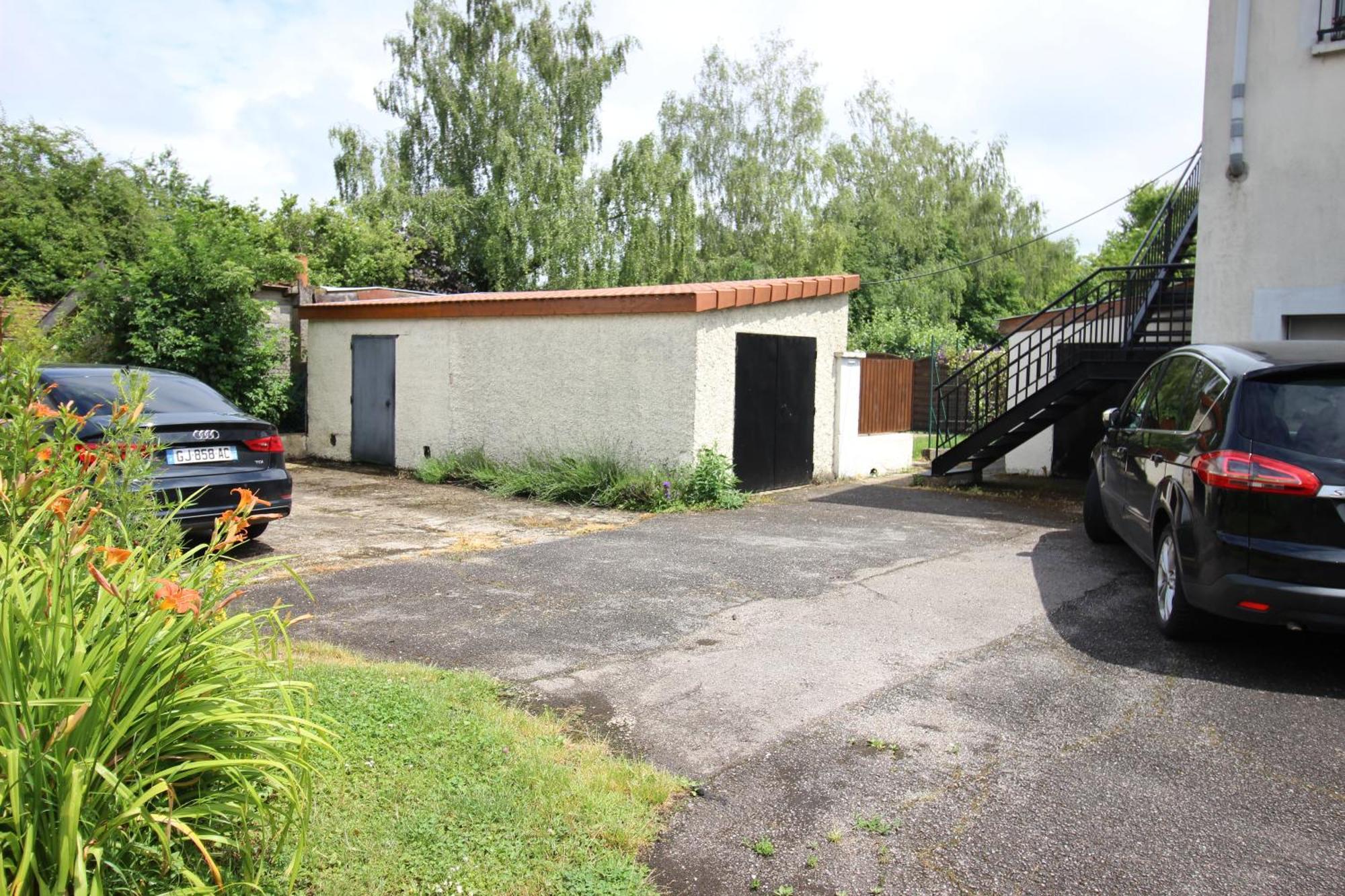 3 Chambres - Tres Grand Jardin Privee - Terrasse Privee - Garage Velo Et Moto - Parking Voiture Privee Dans La Propriete - Gere Par Presta-Zen'Services Thierville-sur-Meuse 외부 사진