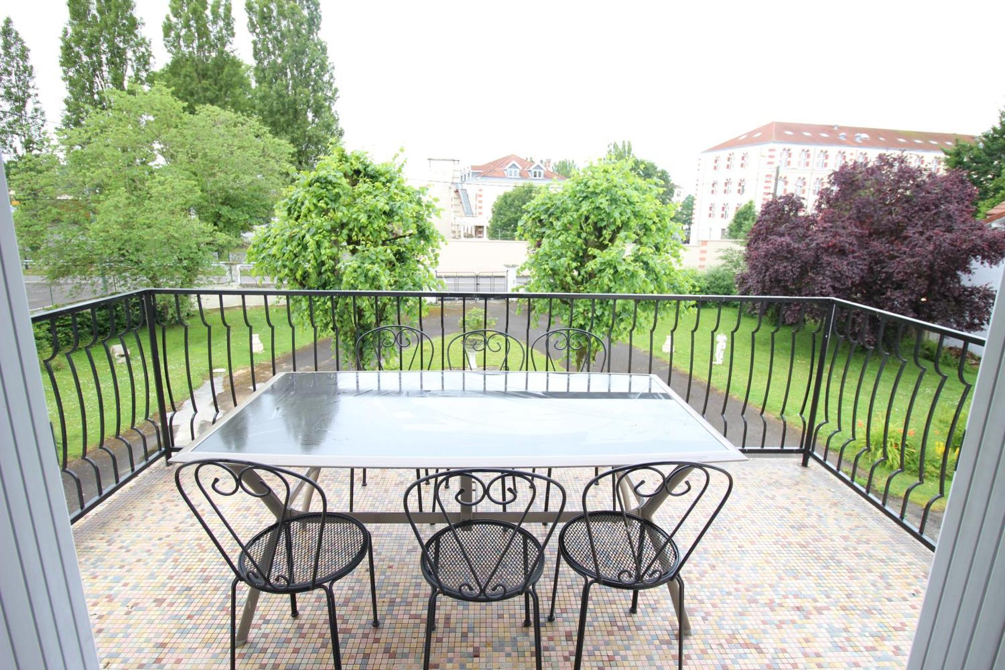 3 Chambres - Tres Grand Jardin Privee - Terrasse Privee - Garage Velo Et Moto - Parking Voiture Privee Dans La Propriete - Gere Par Presta-Zen'Services Thierville-sur-Meuse 외부 사진